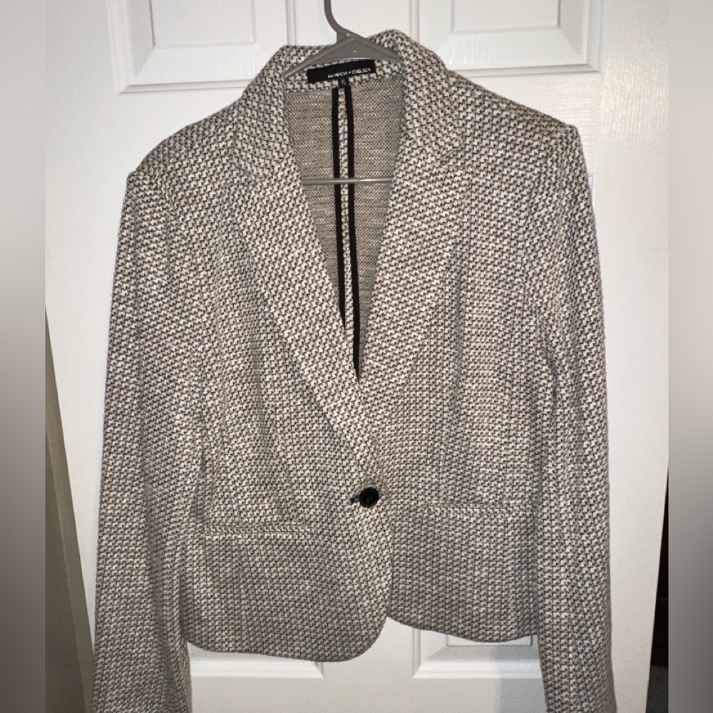 Amanda & Chelsea Black and White Patterned Blazer